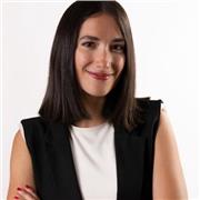 Abogada colegiada ejerciente con experiencia en sala y docencia